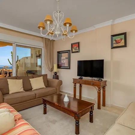 Bermuda Beachfront Living By Lica Homes Apartmán